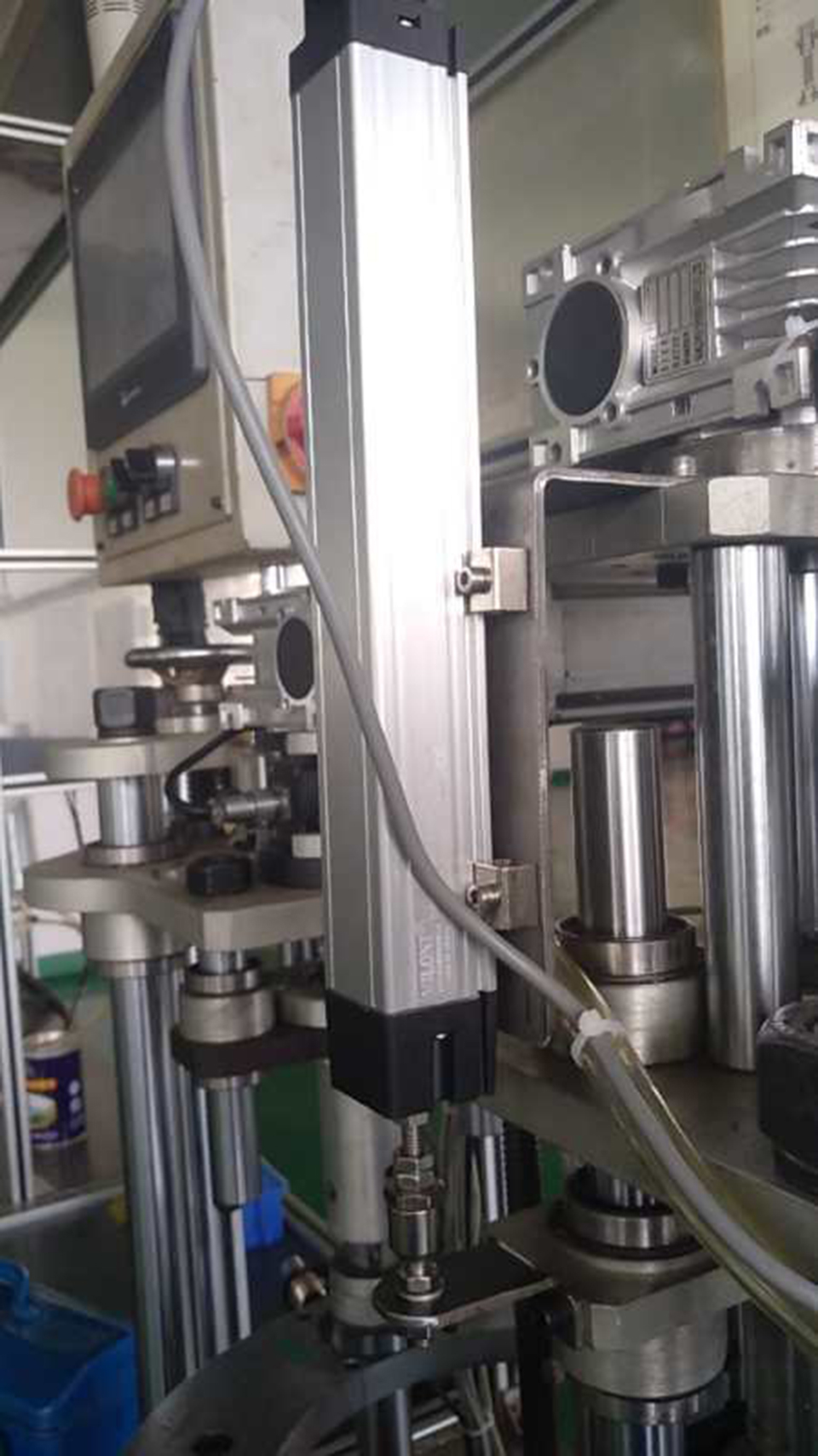 米蘭特KTC拉桿式位移傳感器用于壓鑄機(jī)位移測(cè)控系統(tǒng)現(xiàn)場案例.jpg